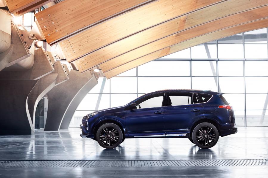  Toyota RAV4 Hybrid Sapphire 2016 года  (фото 4 из 7)
